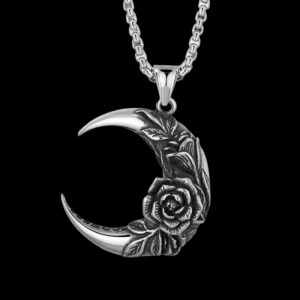 Collier lune argentée avec rose gravée